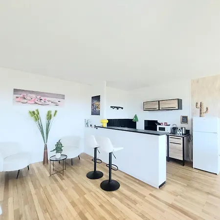 Vue Sur Lyon - Clim - Terrasse - Parking Securise Apartment *