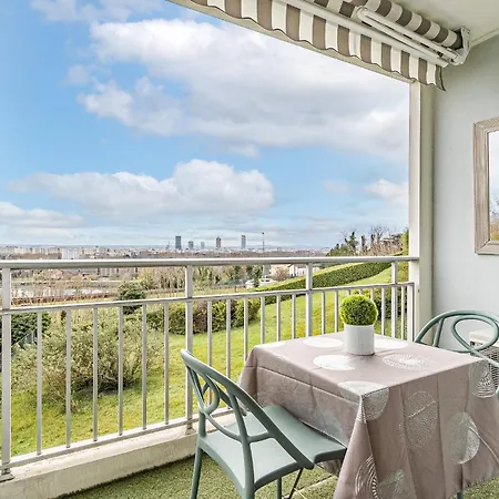 Apartment Vue Sur Lyon - Clim - Terrasse - Parking Securise Caluire-et-Cuire